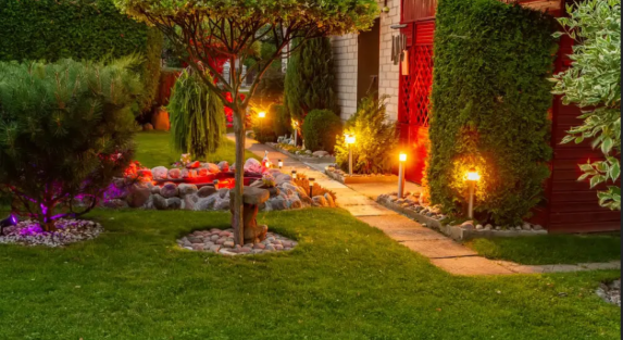 Exploring the Benefits of Thoughtful Landscaping Features